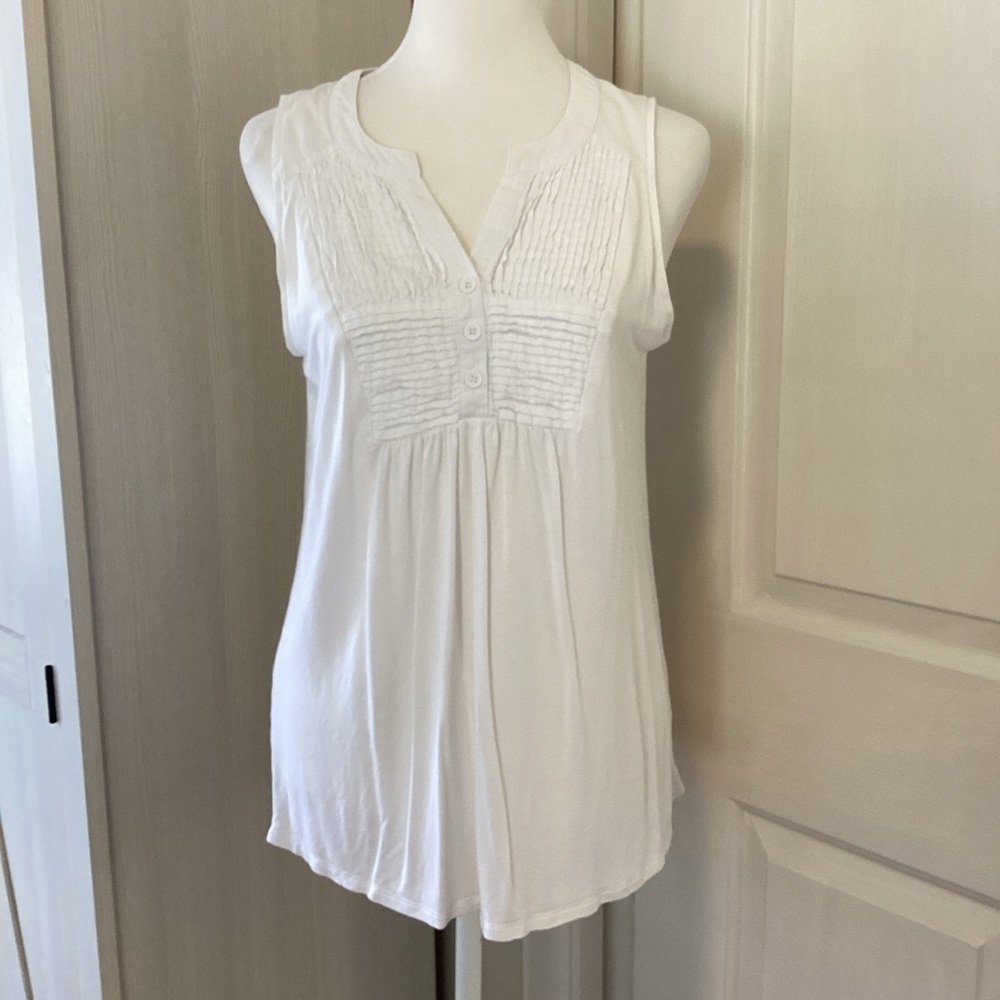 Cable & Gauge White Sleeveless Pintuck Blouse Sz M